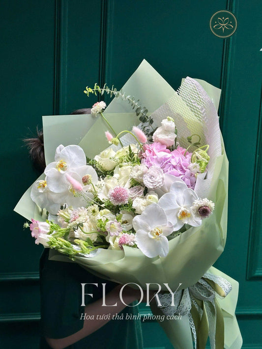 Bó 20 ngọt lịm - Tông xanh lá mix lan Hồ Điệp