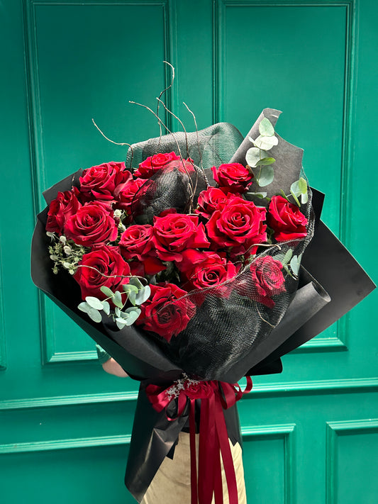 Bó 06 rực rỡ hồng ECUADOR nhập khẩu Hà Lan - Tông đỏ